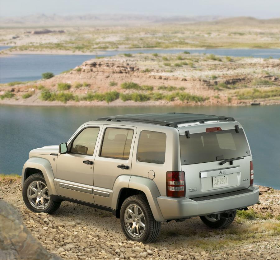  Jeep Liberty 2008 года  (фото 29 из 98)